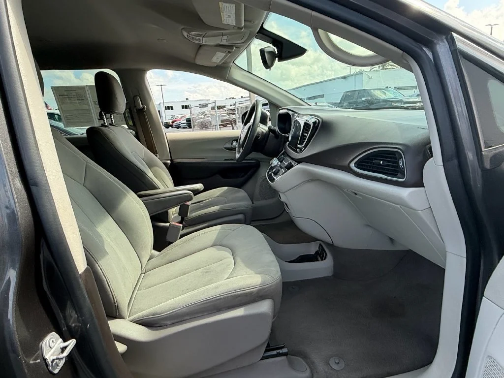 Used 2017 Gray Chrysler Touring image 16