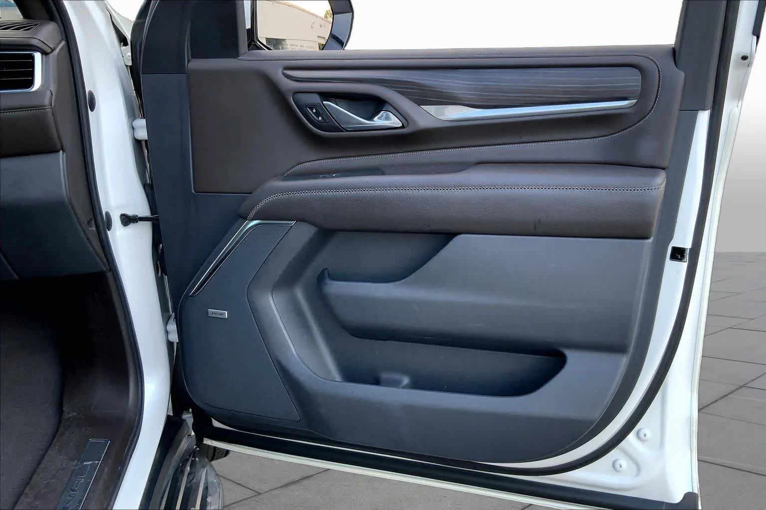 Used 2021 White Frost Tricoat GMC Denali image 20