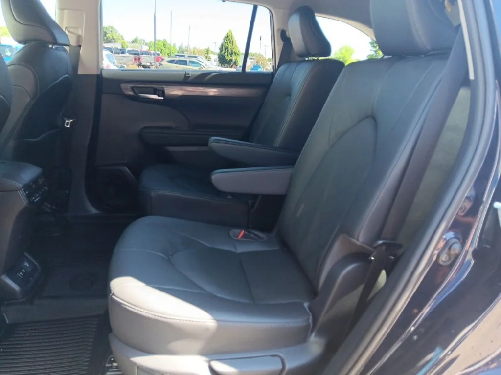 Used 2020 Blueprint Toyota Platinum image 33
