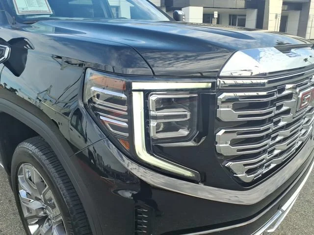Used 2025 Onyx Black GMC Denali image 9