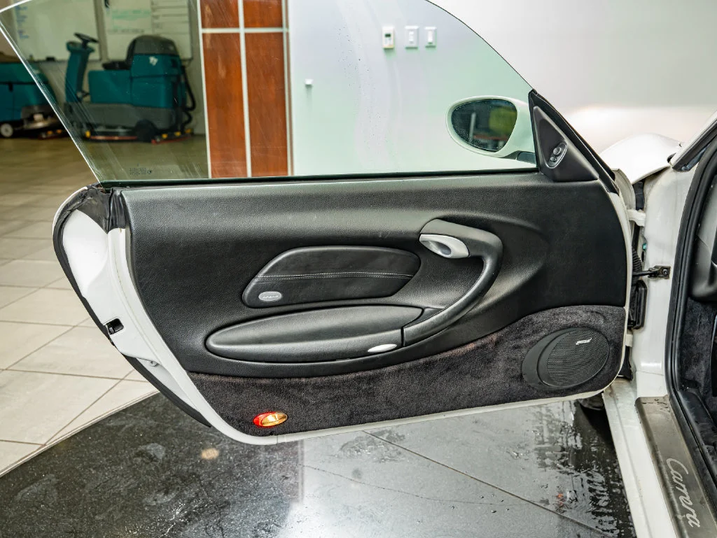 Used 2003 Carrara White Porsche Carrera image 28