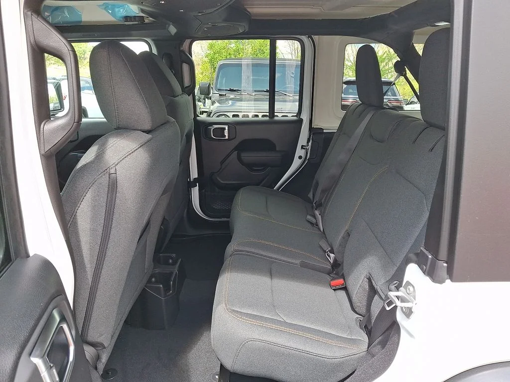 New 2026 Bright White Clear-Coat Exterior Paint Jeep Sport S image 6