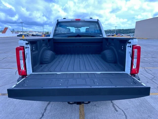 New 2025 OXFORD WHITE Ford XL Crew Cab w/6.75