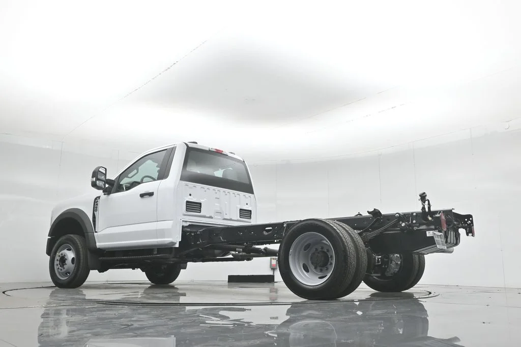 New 2026 Oxford White Ford XL image 3