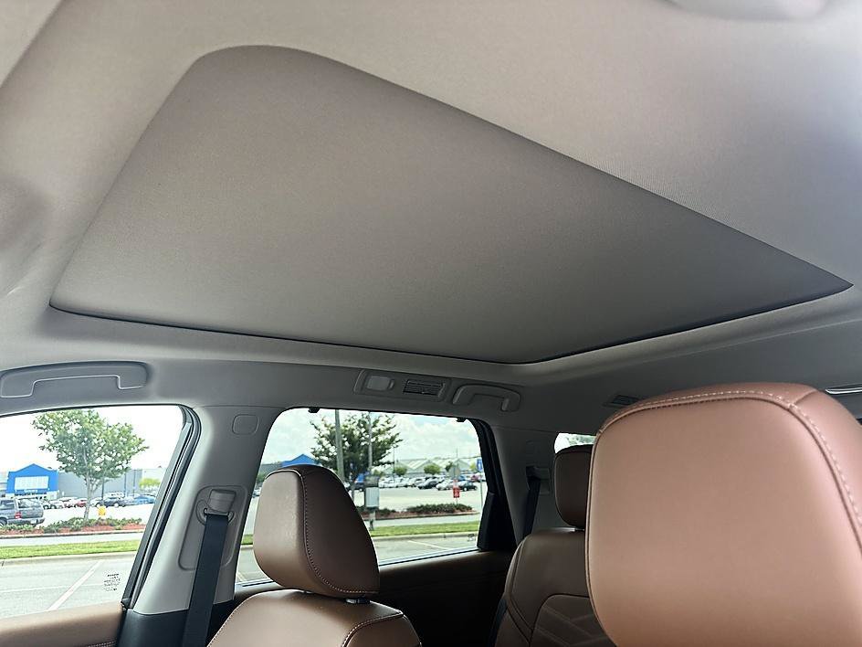 Certified Used 2024 Pearl White Tricoat Nissan Platinum image 23