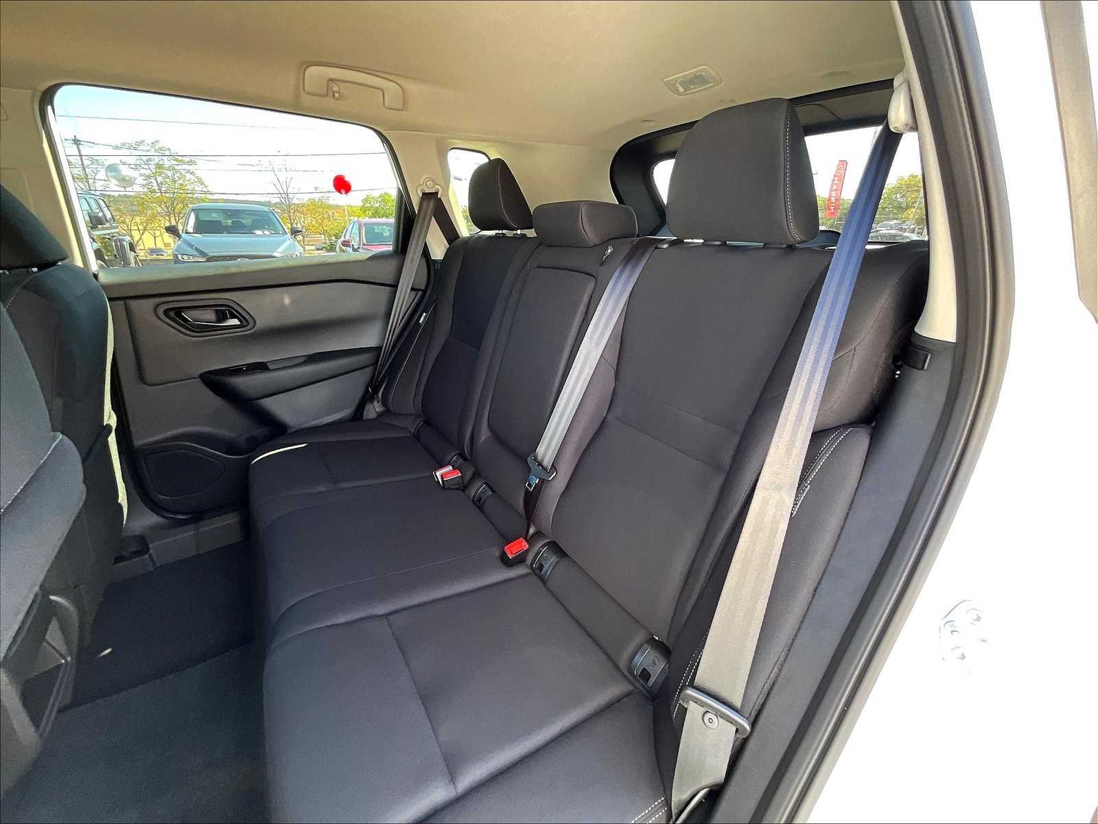 2025 Nissan Rogue S - Photo 14