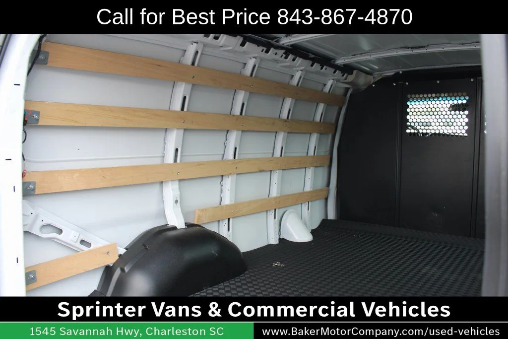 2023 GMC Savana Cargo Work Van - Photo 32