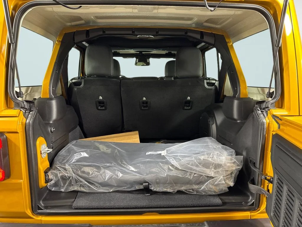 New 2026 Goldilocks Exterior Paint Jeep Sahara image 11