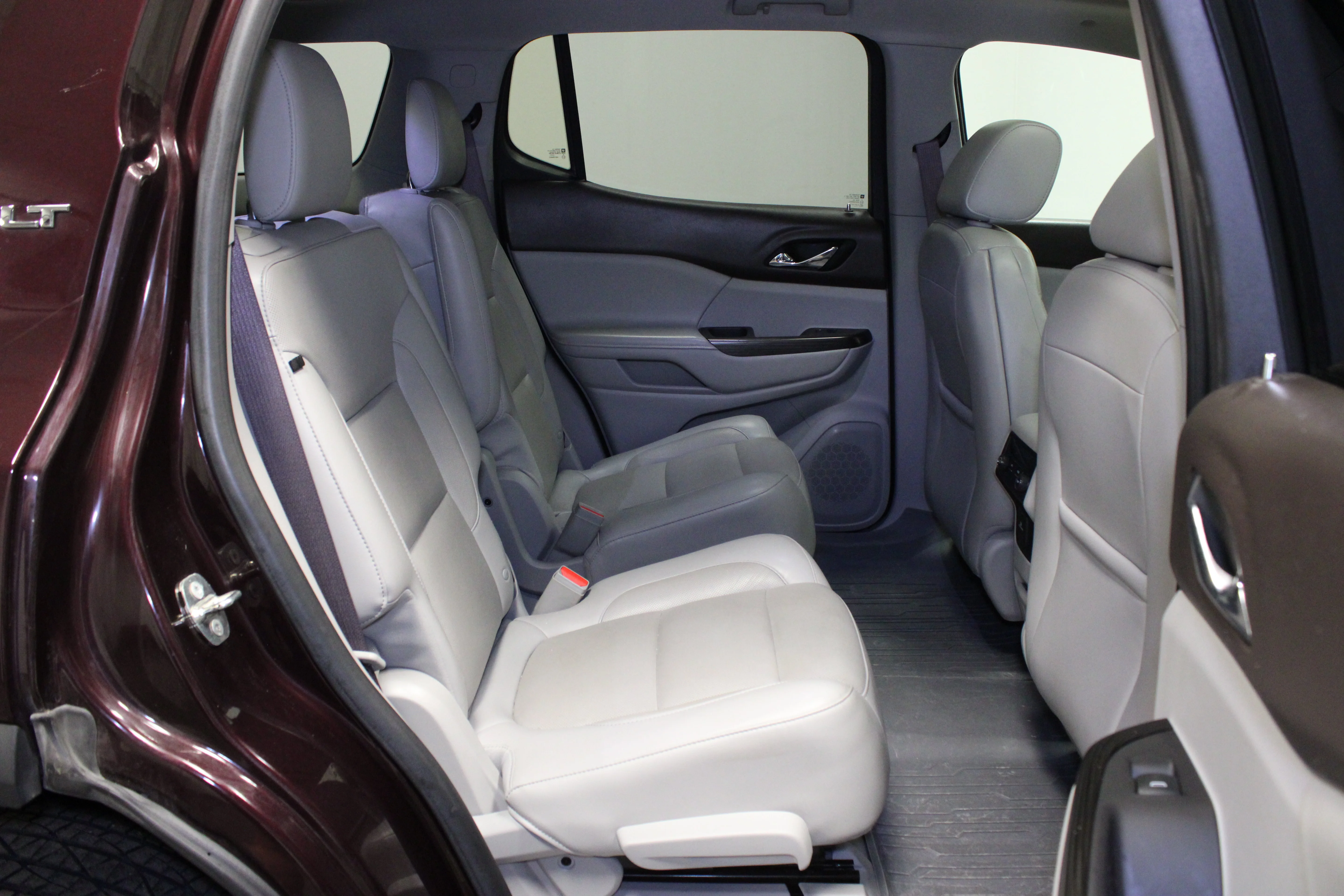 Used 2018 Black Cherry Metallic GMC SLT-1 image 16
