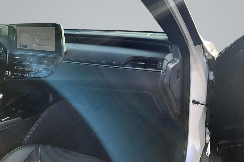Used 2024 White Lexus 350 Luxury image 14