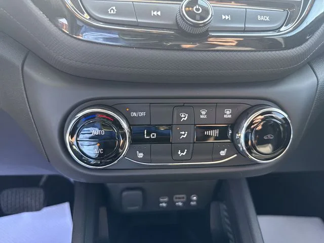 Used 2021 Gray Chevrolet LT image 18