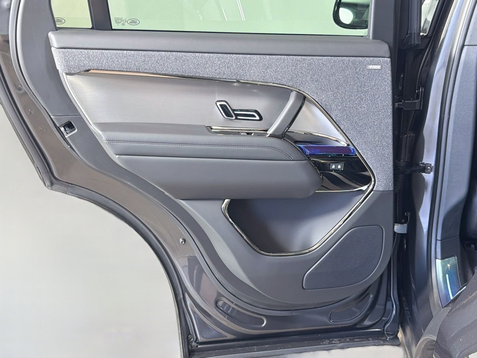 New 2026 Carpathian Grey Land Rover Dynamic SE image 26