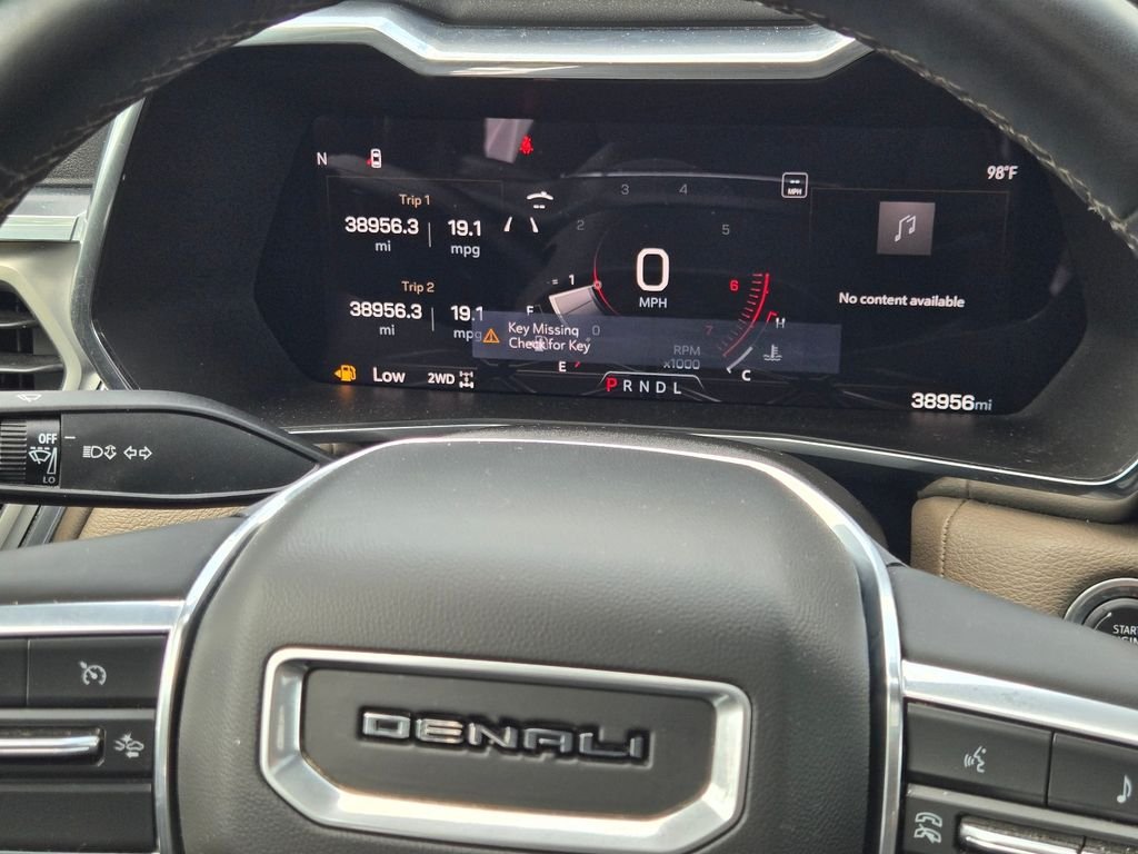 Used 2024 White GMC Denali image 28