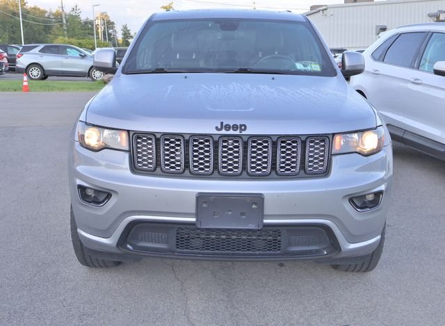 Used 2020 Silver Jeep Altitude image 10