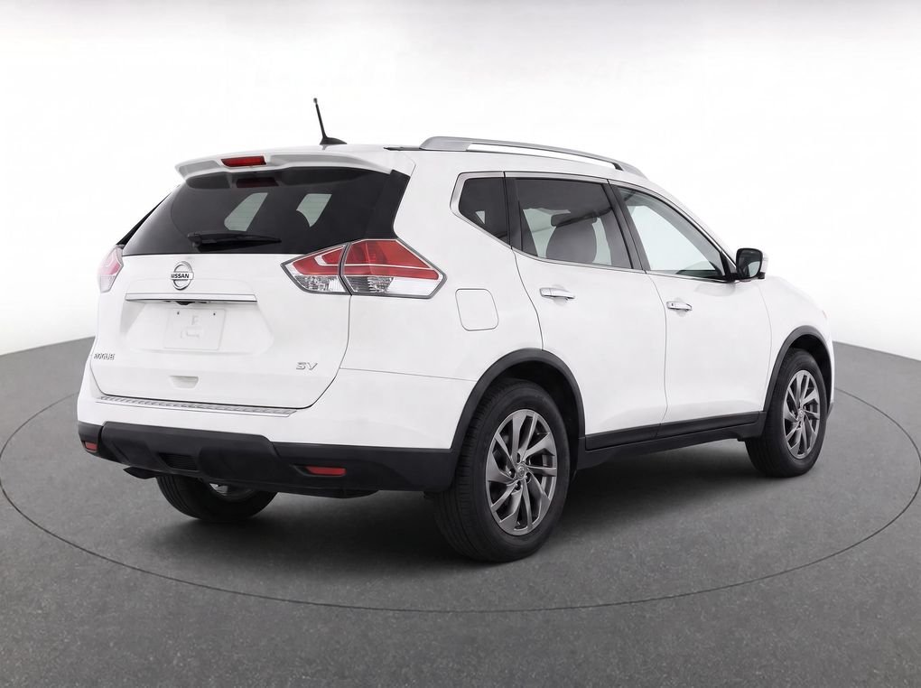 Used 2015 White Nissan SL image 6