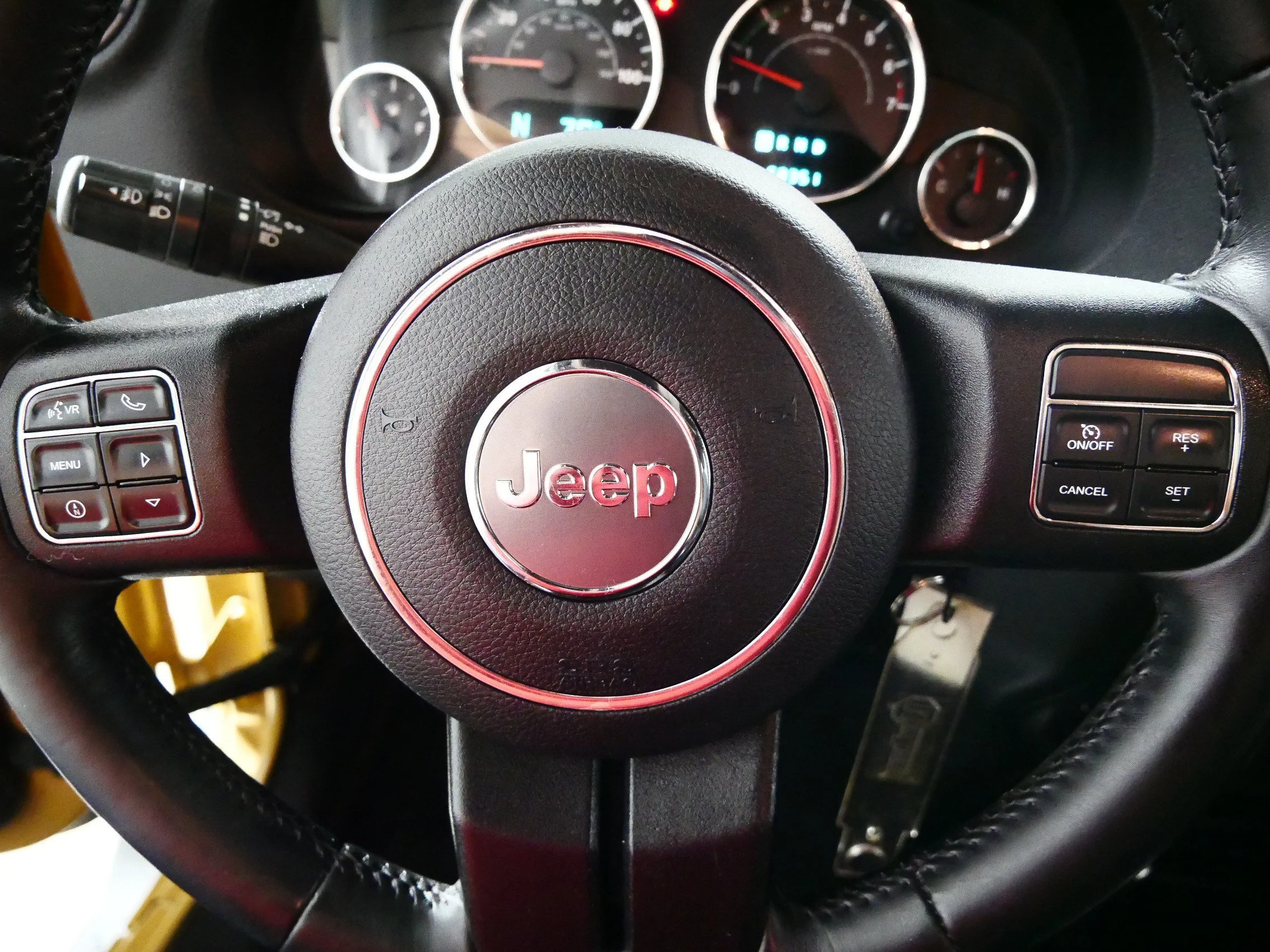 Used 2013 Dune Jeep Sport image 25