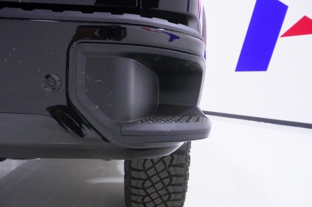 2026 Chevrolet Silverado 1500 ZR2 - Photo 9
