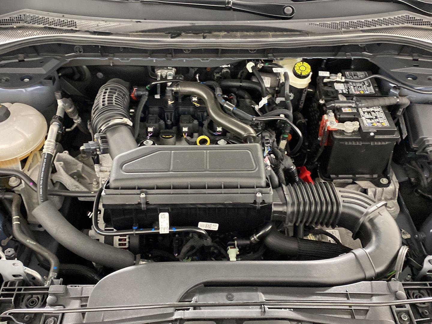 Used 2025 Vapor Blue Ford Active image 27