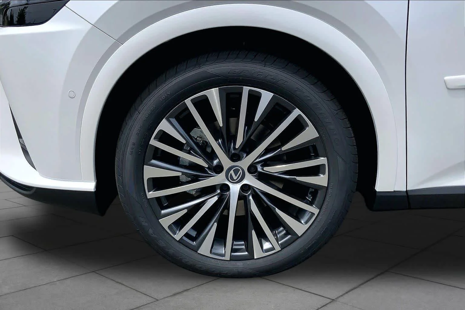 New 2026 Eminent White Pearl Lexus PREMIUM PLUS image 11
