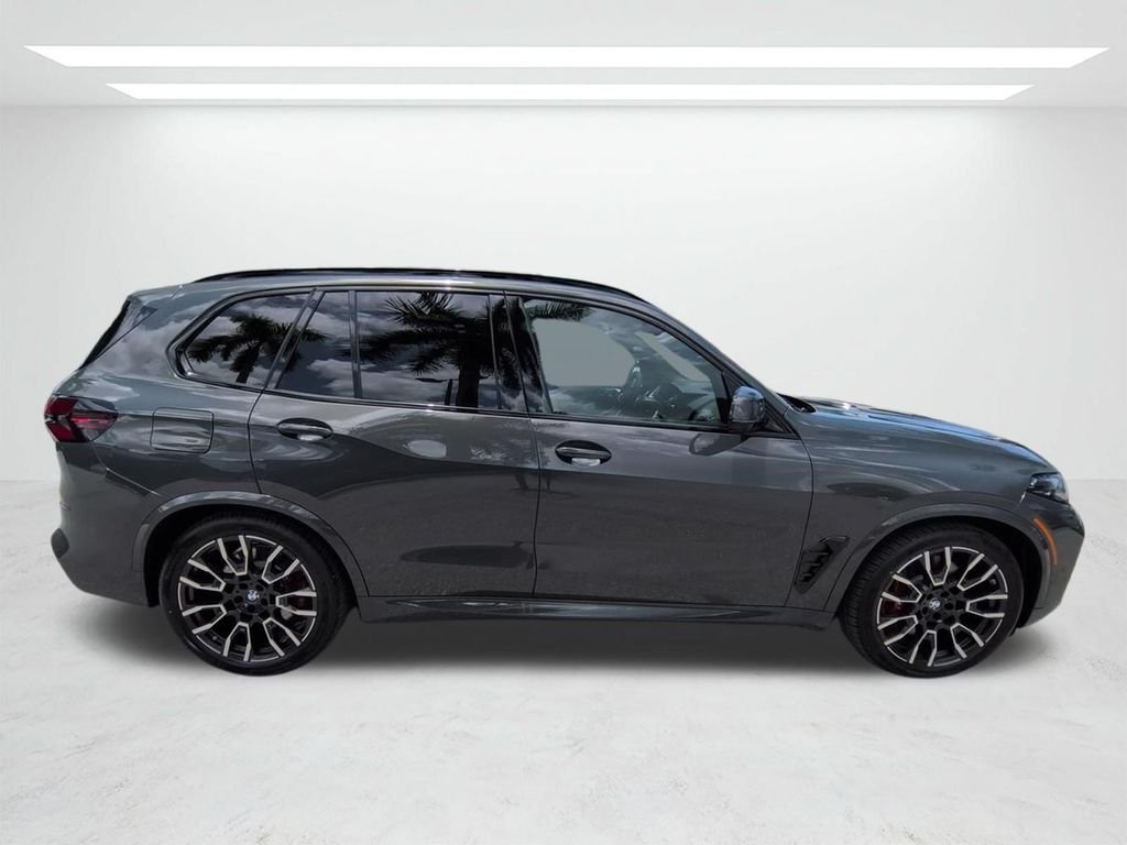 New 2026 Dravit Grey Metallic BMW xDrive50e image 3