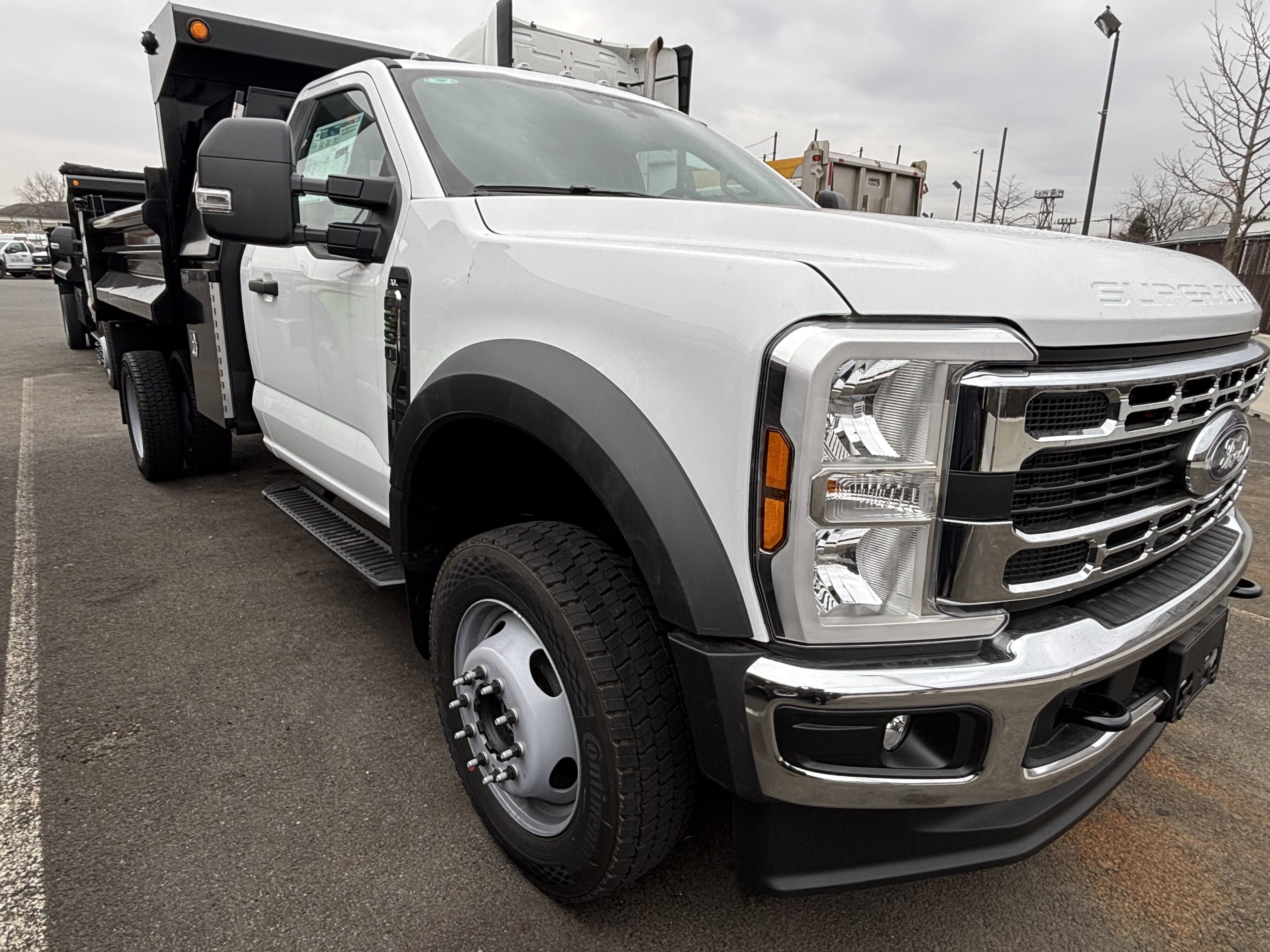 2025 Ford F-550 Super Duty Chassis Cab