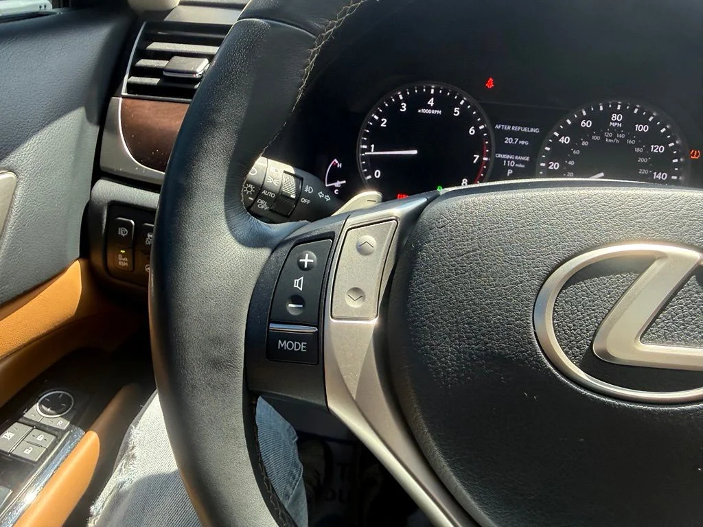 Used 2013 Cashmere Metallic Lexus 350 image 18