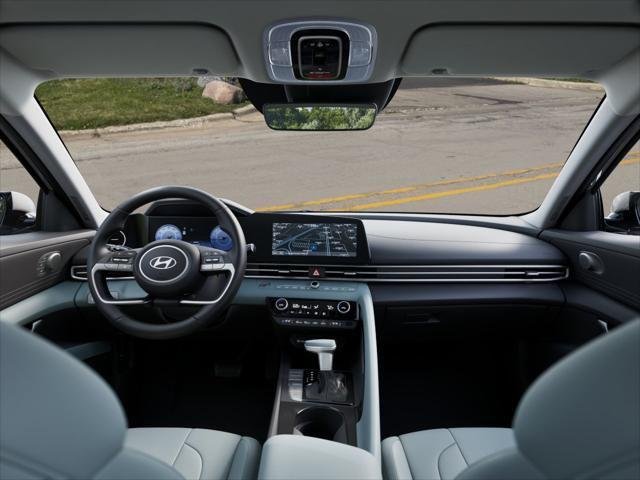 2025 Hyundai Elantra Limited - Photo 11