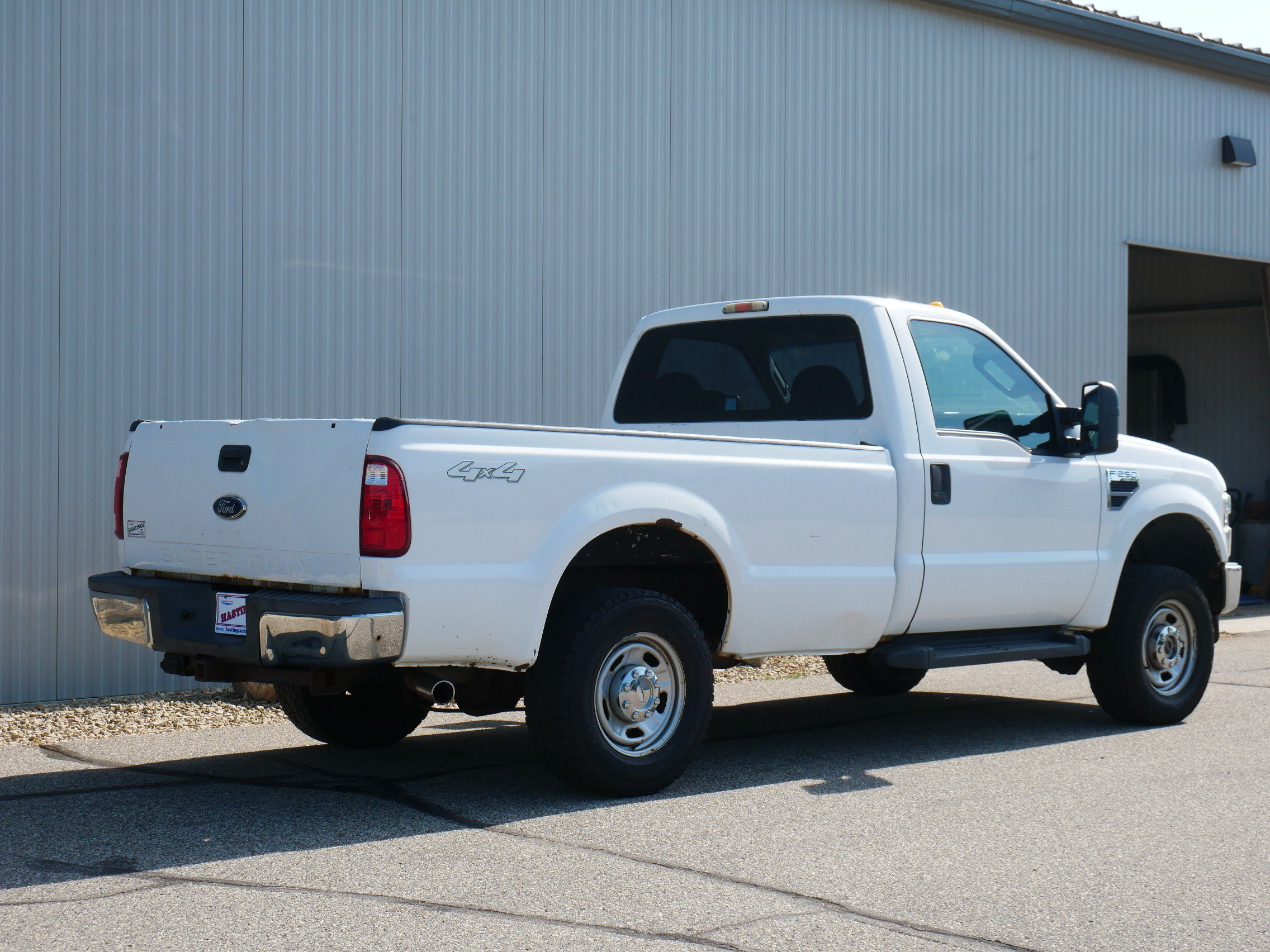 Used 2010 White Ford XL image 5