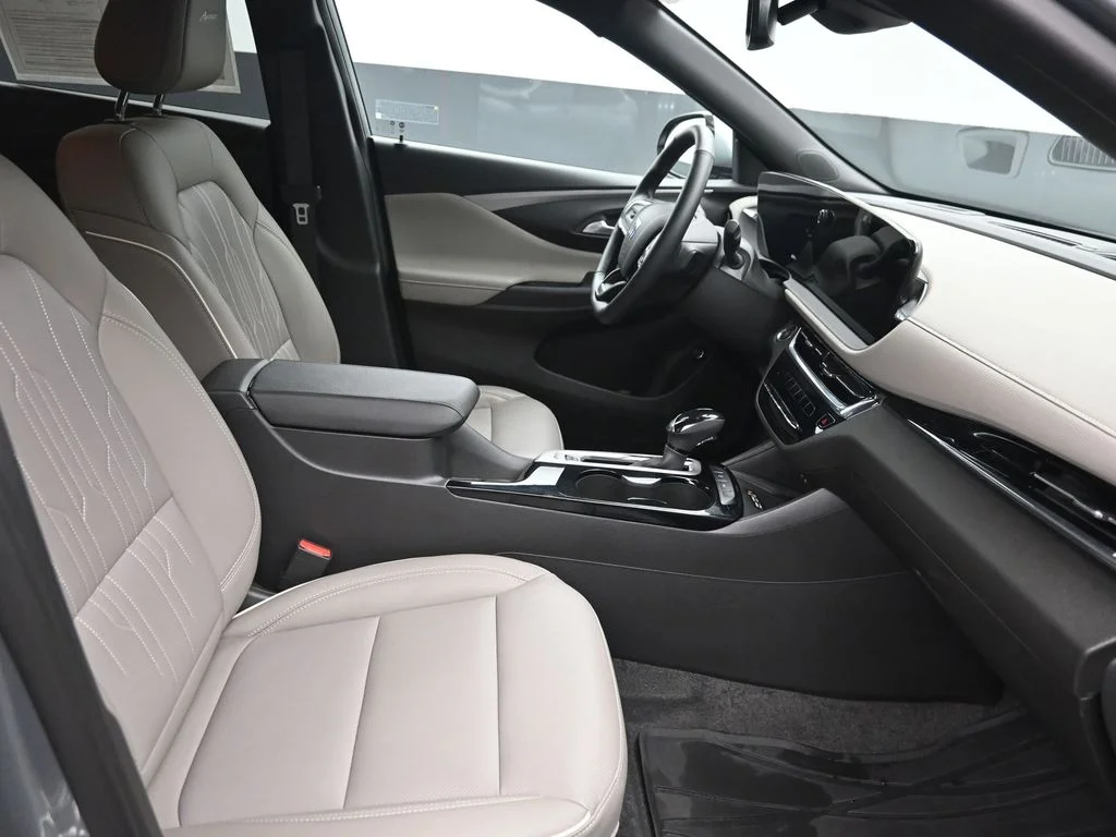 Used 2025 Gray Buick Avenir image 9