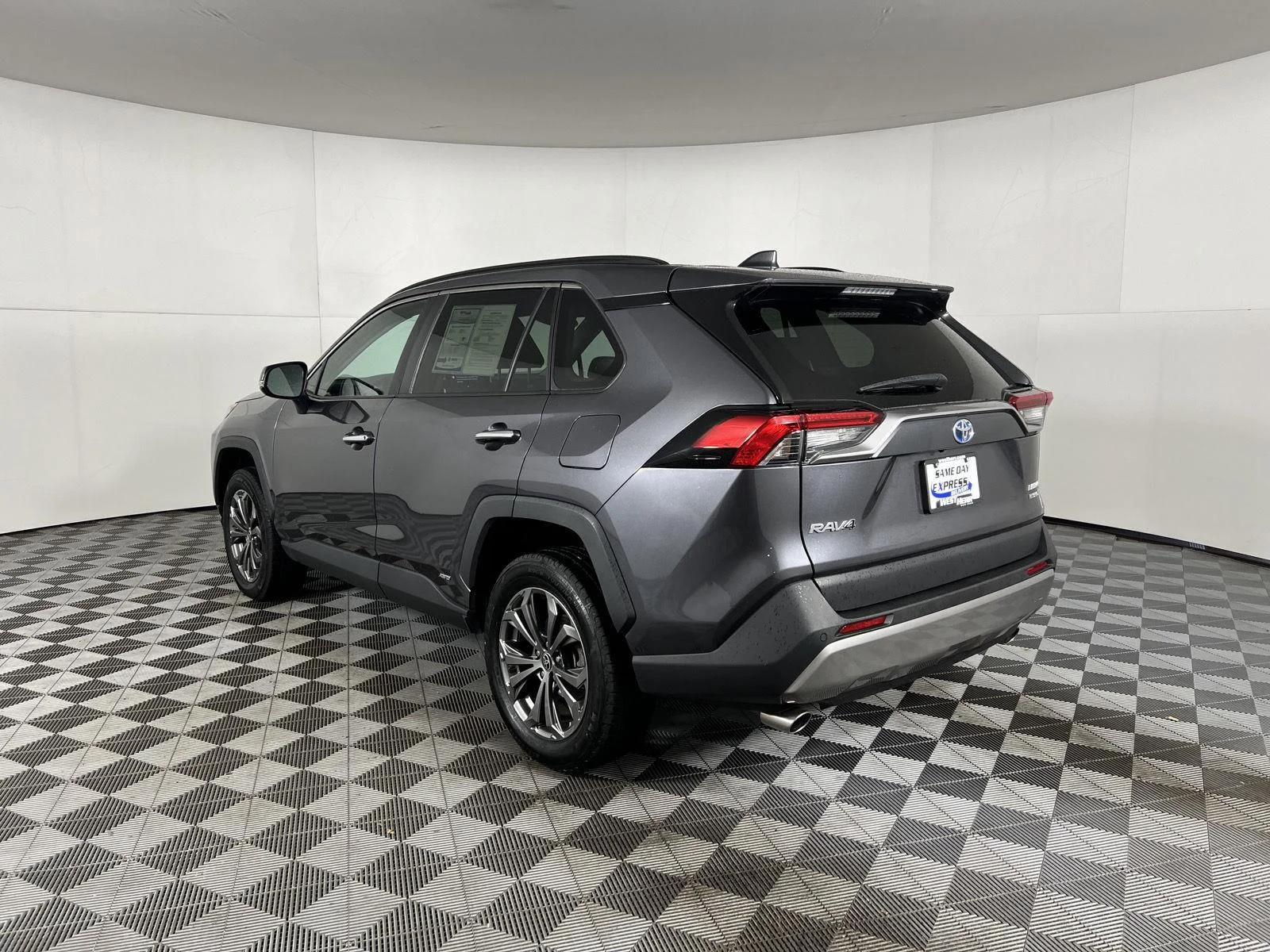 Used 2022 Gy Toyota Hybrid Limited image 18