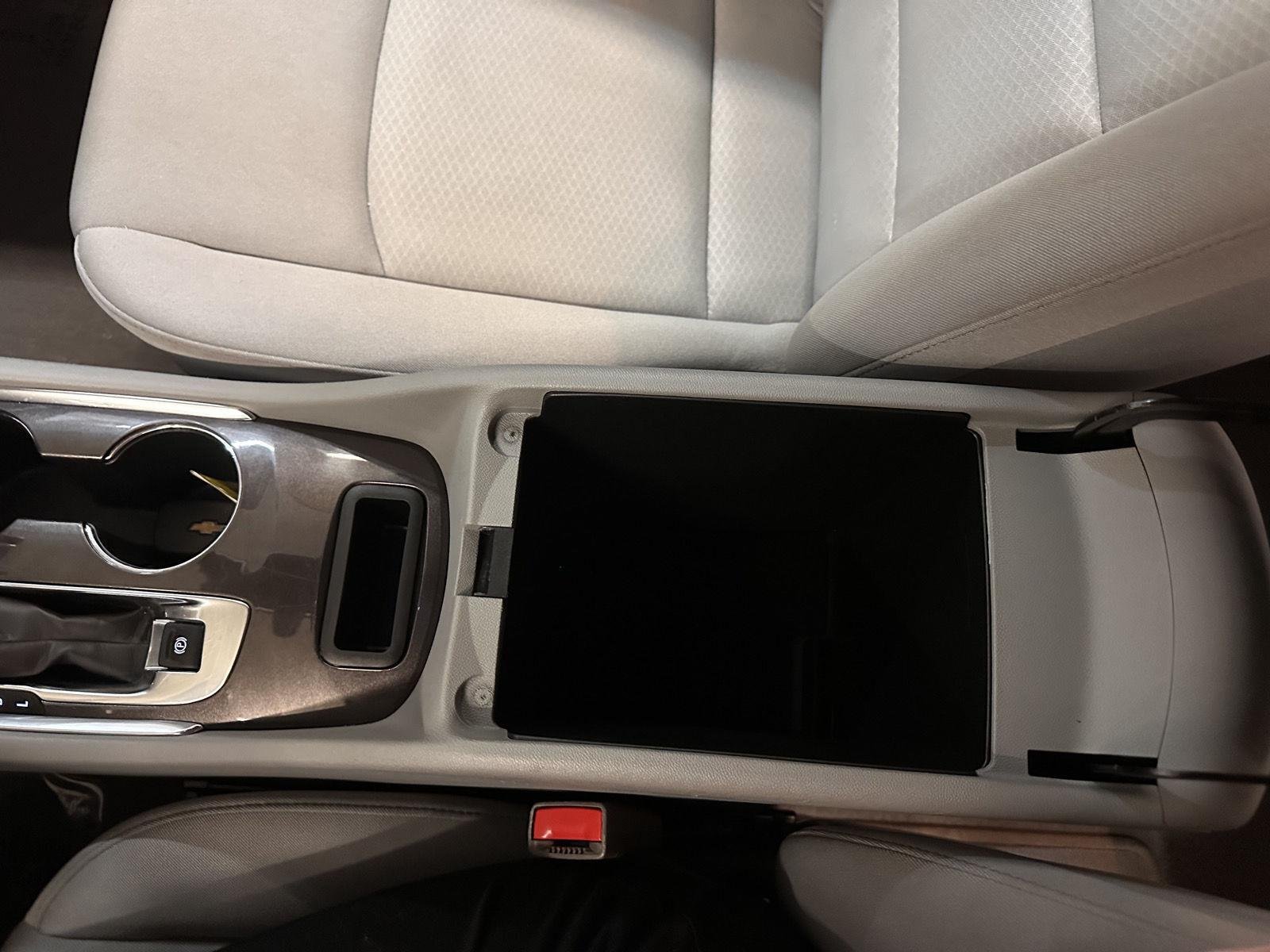 Used 2025 Mineral Gray Metallic Chevrolet LT image 34