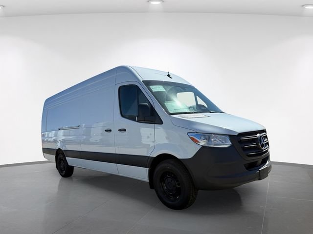 New 2026 Arctic White Mercedes-Benz Cargo 170 WB image 9