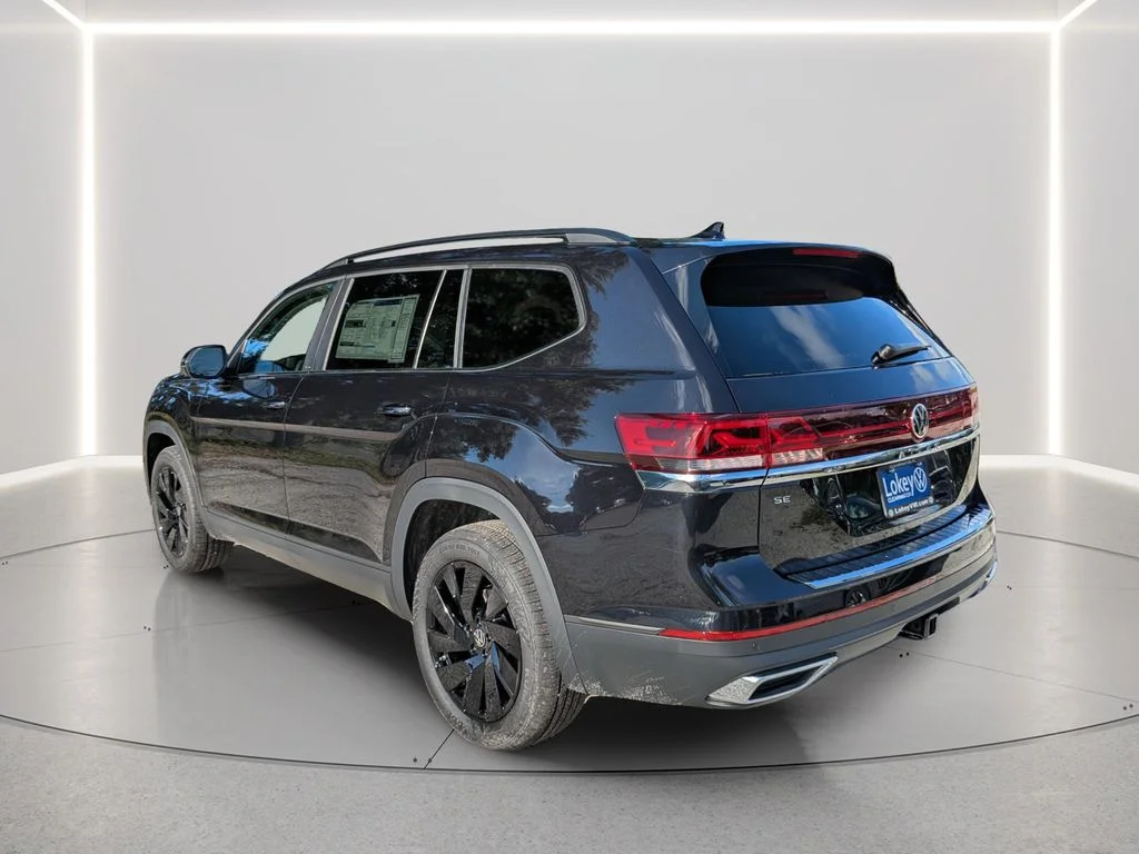 New 2026 Black Volkswagen 2.0T SE w/Technology image 4