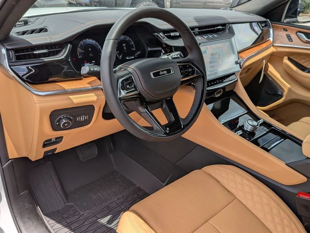 New 2026 White Jeep Summit image 35