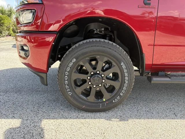 New 2026 Molten Red Pearl-Coat Exterior Paint RAM Black Express image 25