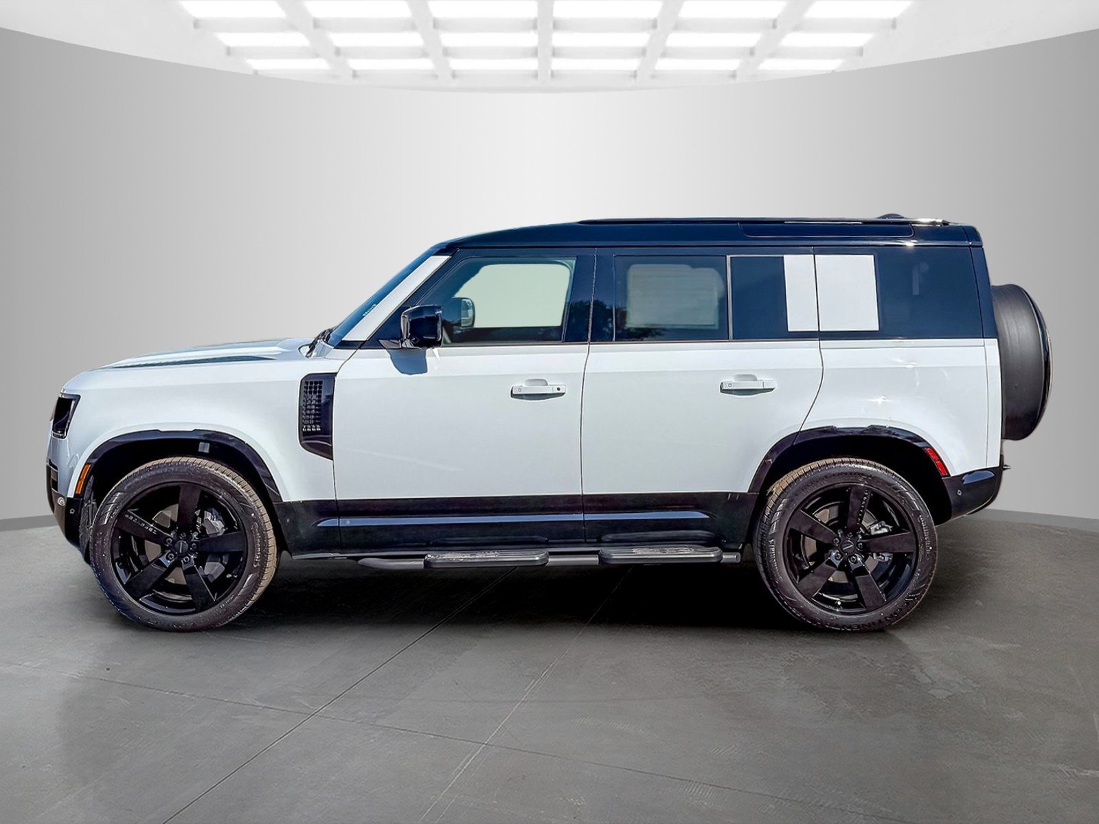 New 2026 Fuji White Land Rover X-Dynamic SE image 2