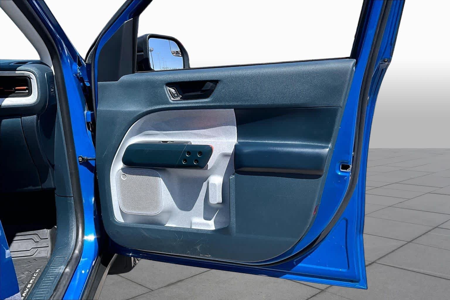Used 2022 Velocity Blue Ford XLT image 21