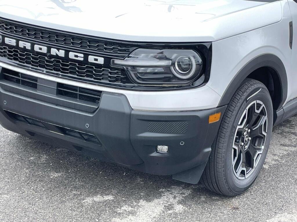 New 2025 Oxford White Ford Outer Banks image 13