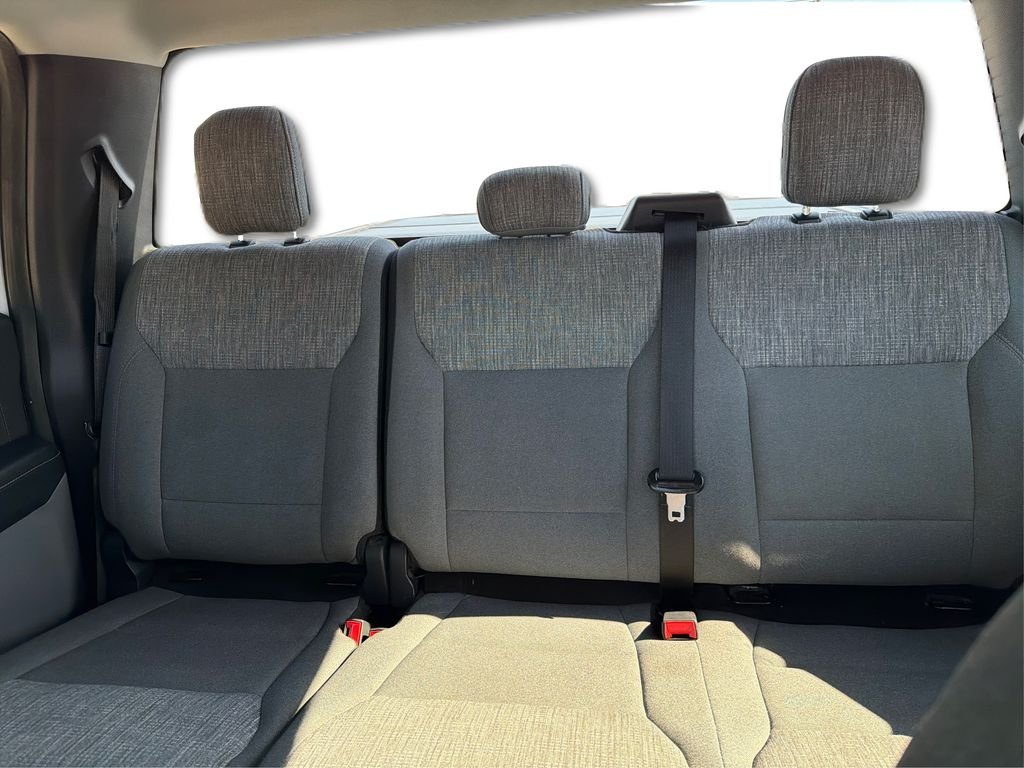 Used 2021 Oxford White Ford XLT image 15