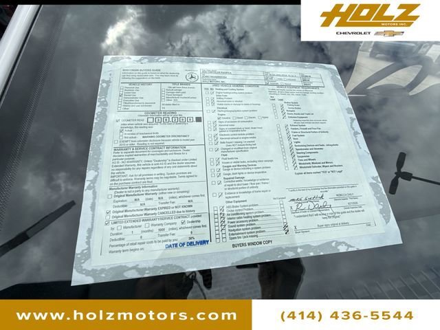 Used 2025 White Chrysler Select image 29
