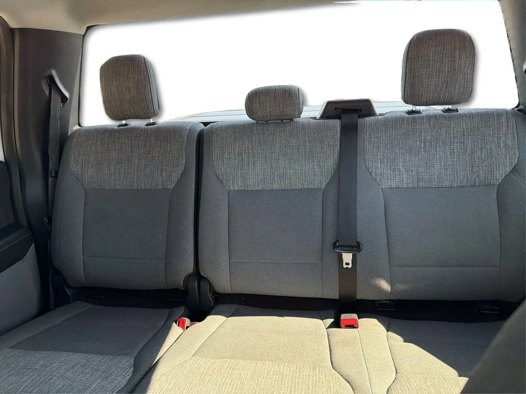 Used 2021 Oxford White Ford XLT image 15