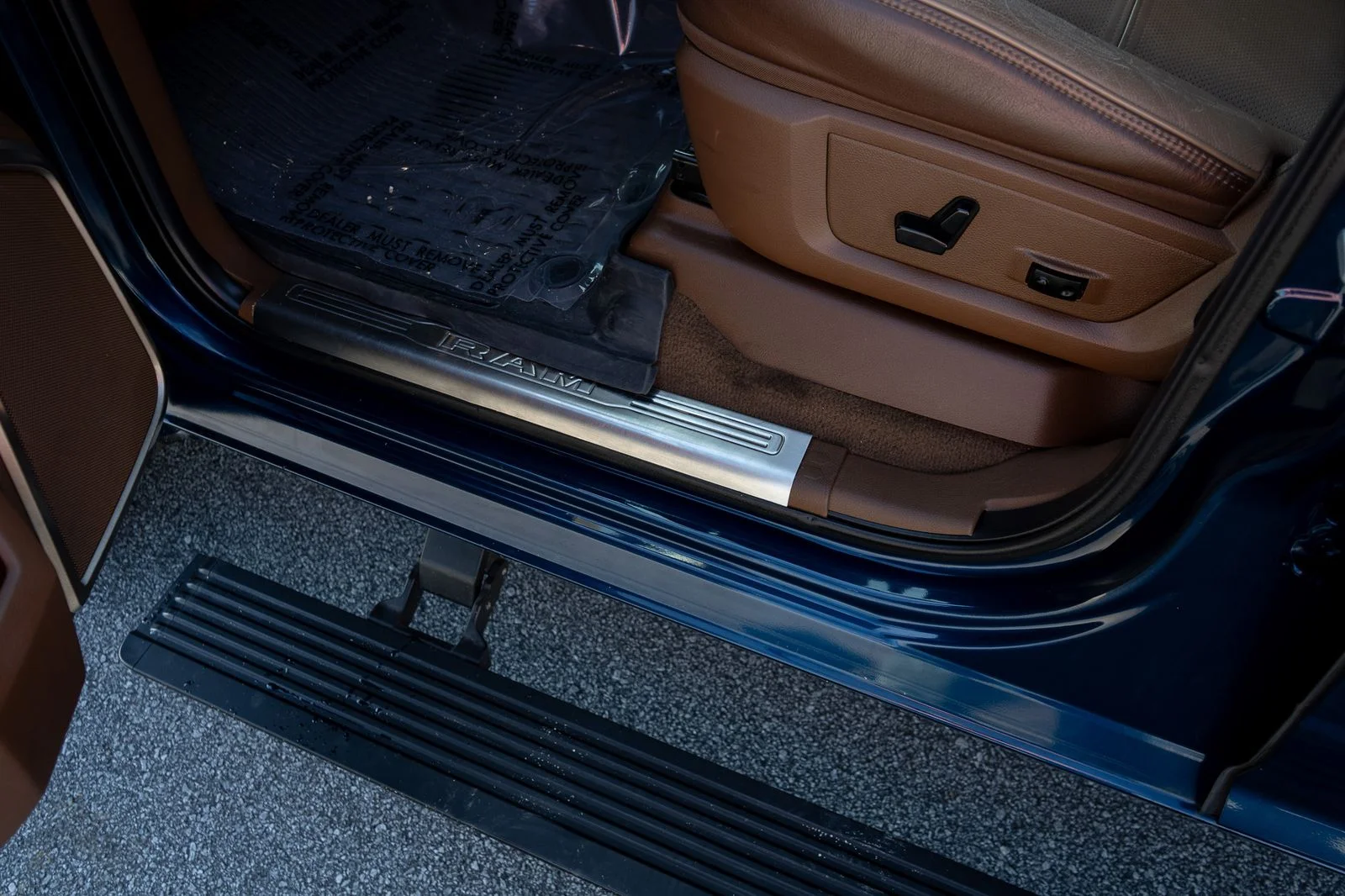 Used 2019 Blue Ram Laramie Longhorn image 26