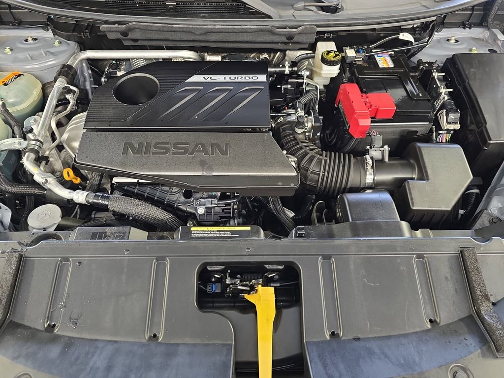 Used 2024 Gray Nissan Platinum image 33