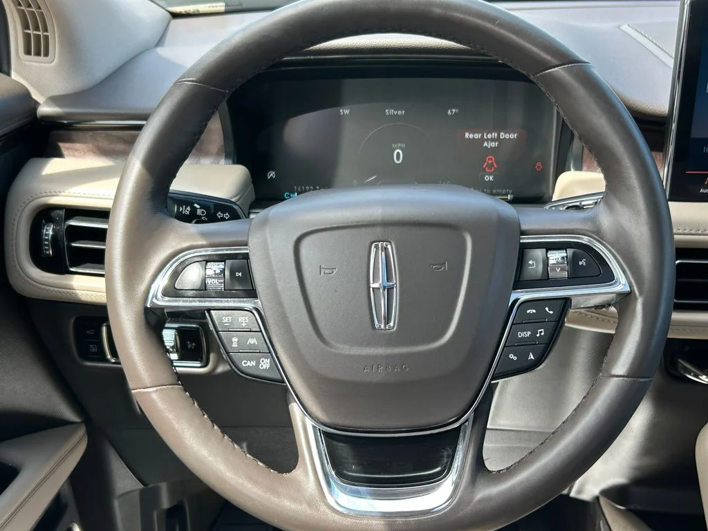 Used 2023 Beige Lincoln Reserve image 18
