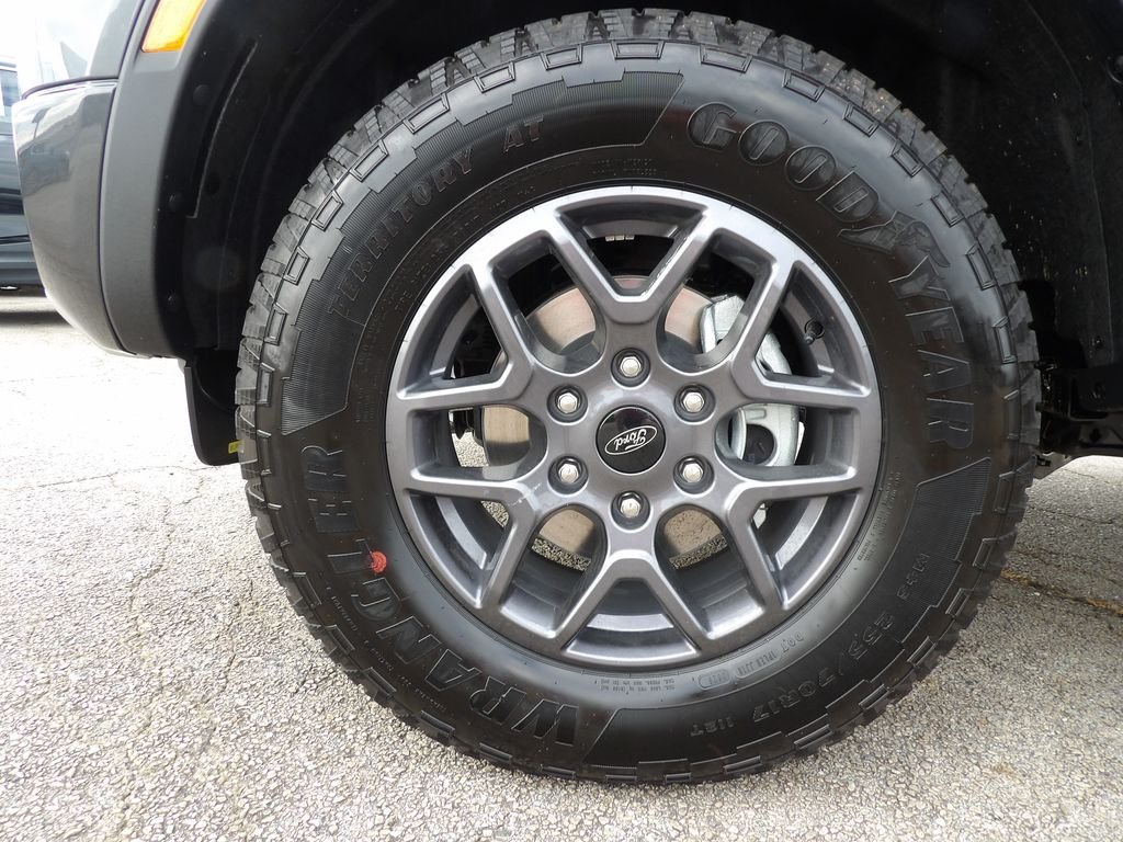 New 2026 Carbonized Gray Metallic Ford XLT image 13