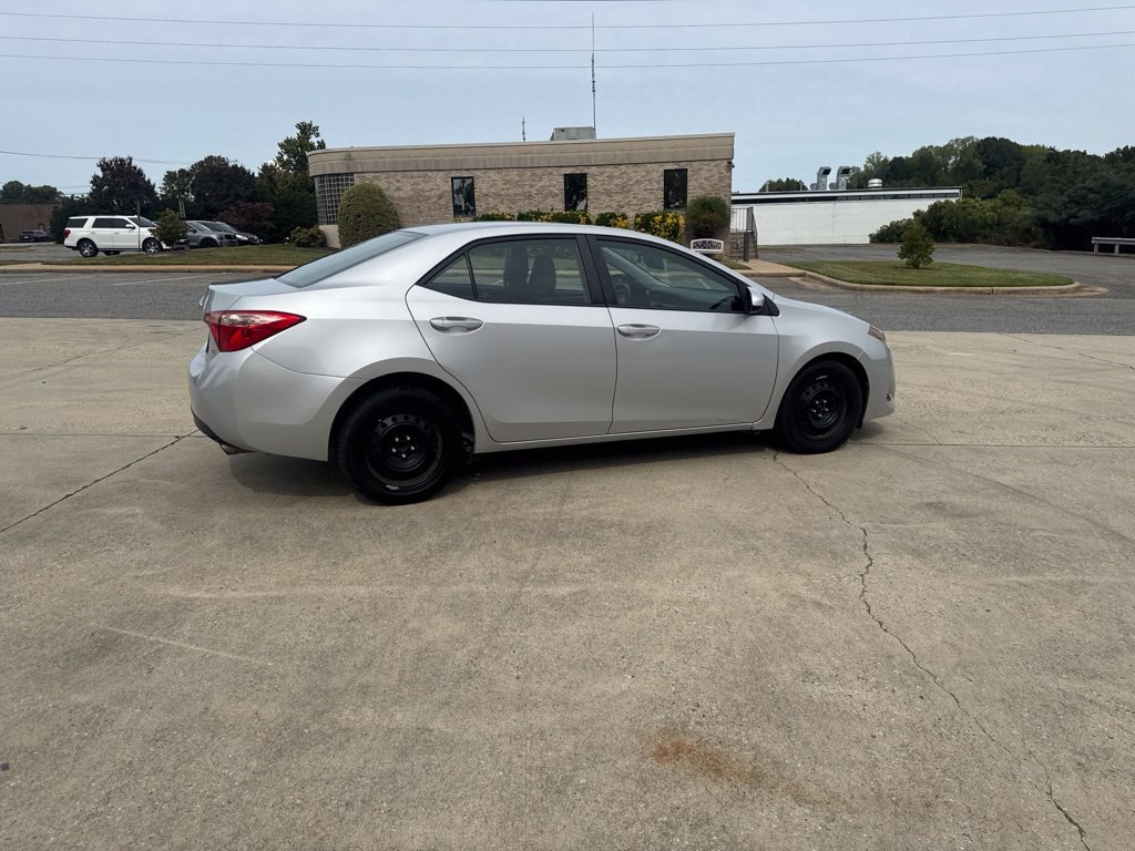 Used 2017 Silver Toyota LE image 12
