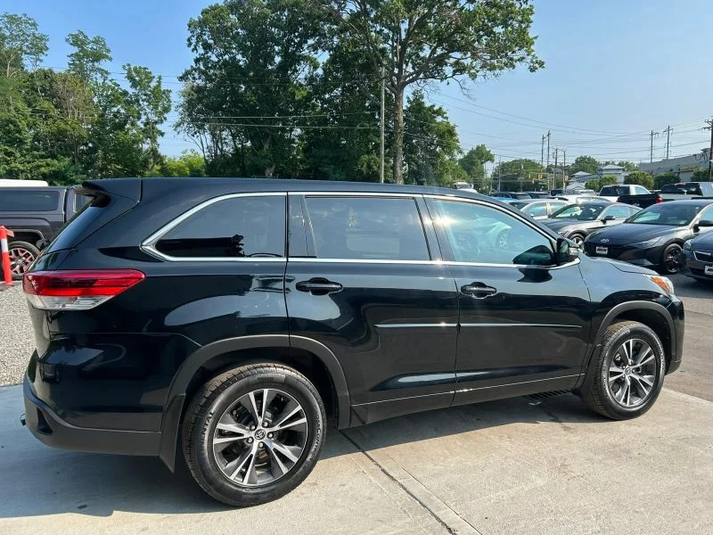 Used 2018 Black Toyota LE Sport Utility 4D image 12