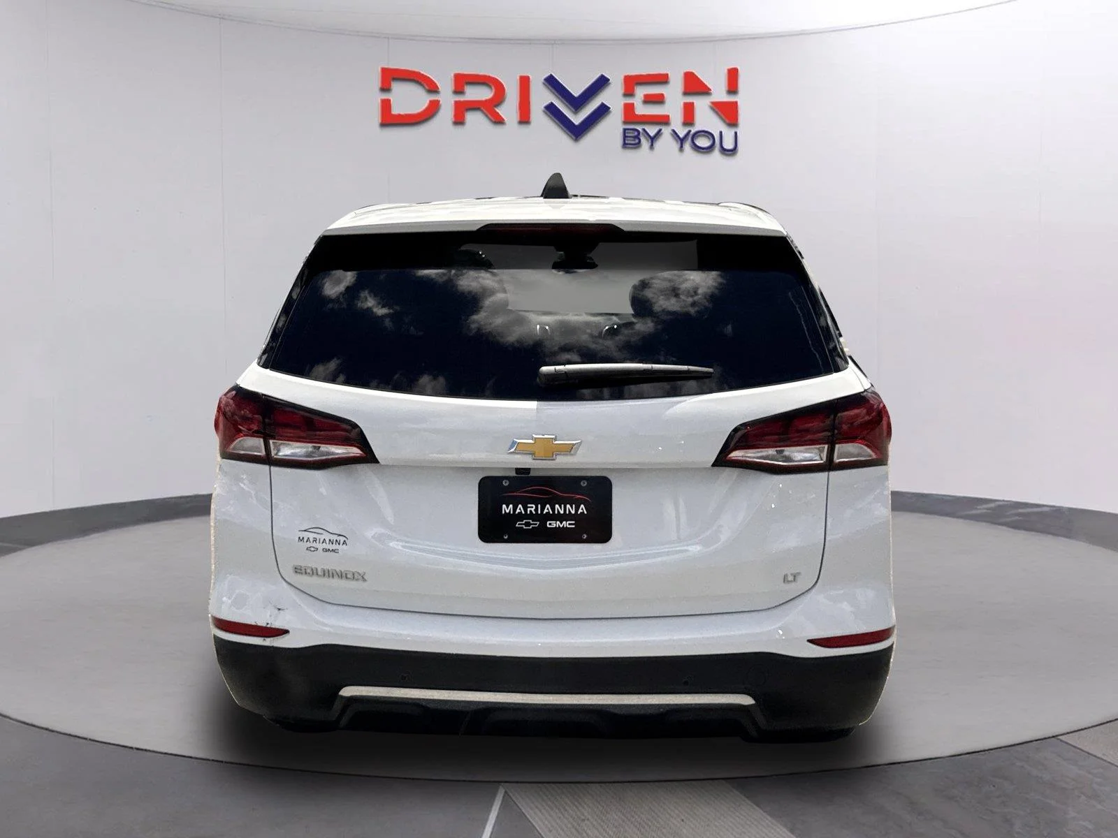 Used 2024 Summit White Chevrolet LT image 5
