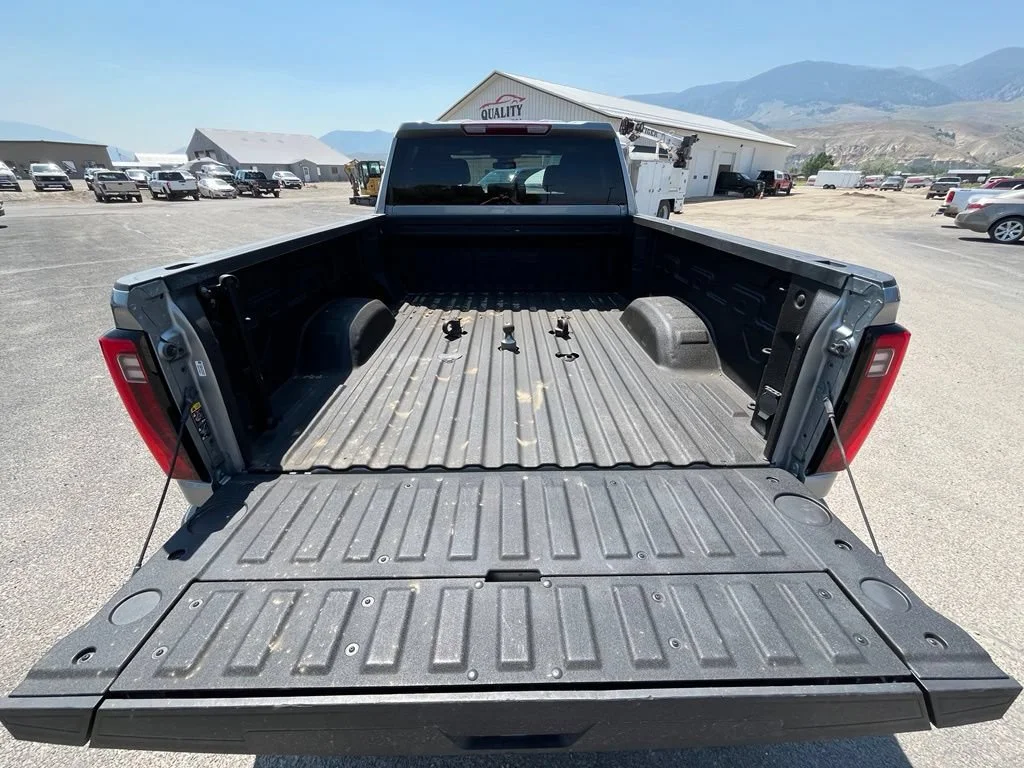 Used 2024 Sterling Metallic GMC SLT image 17