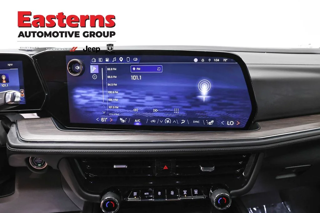 Used 2025 Gray Chevrolet Z71 image 13